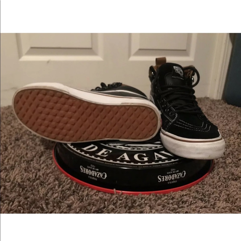 Vans - Picture 3 of 4